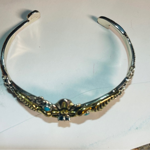 💙Beautiful Silver Turquoise.& Blue Topaz Floral Wrist Cuff with Amazing Detail! - Picture 6 of 12